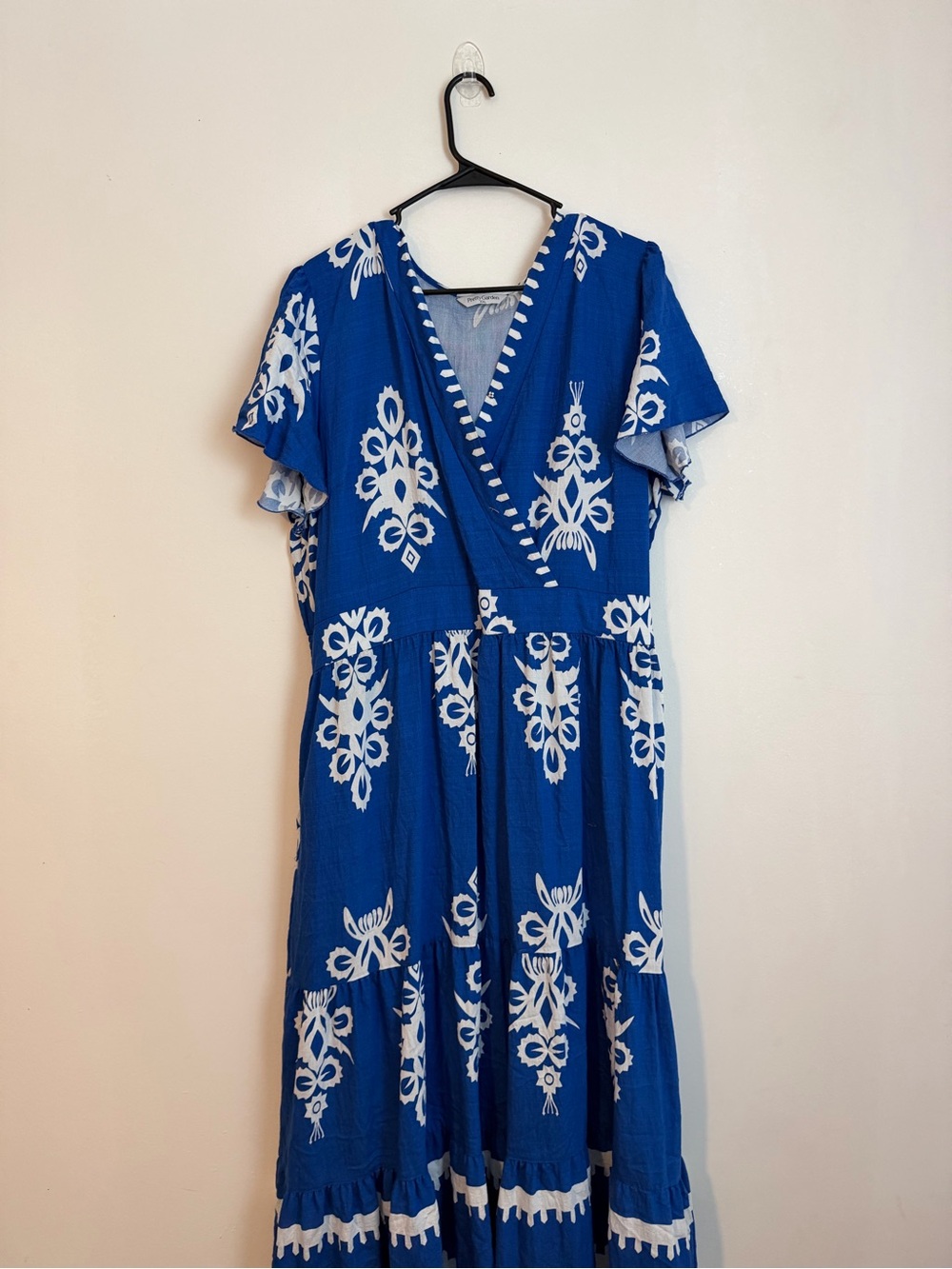 Women's pretty garden blue and white flowy maxi dress - Picture 5 of 9